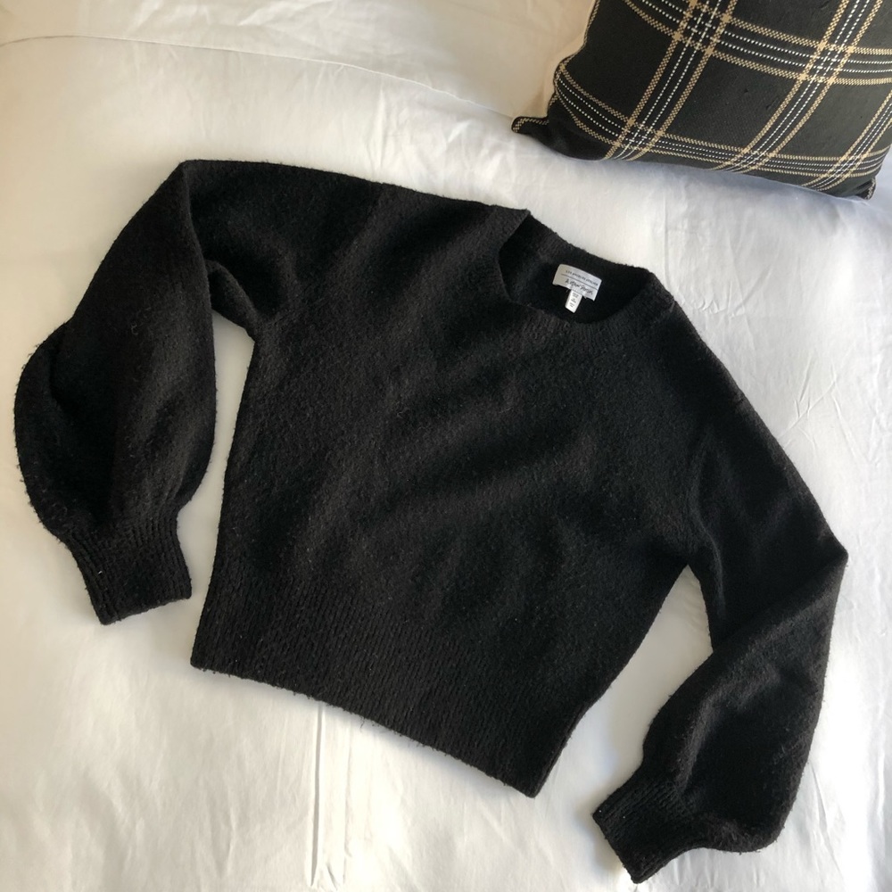 & Other stories Black puffy sleeve cropped sweater